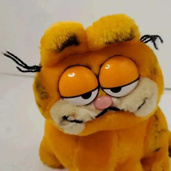 Vintage 1981 Garfield Sitting Stuffed Plush - Picture 2 of 10